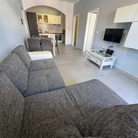 Junik Apartamento *